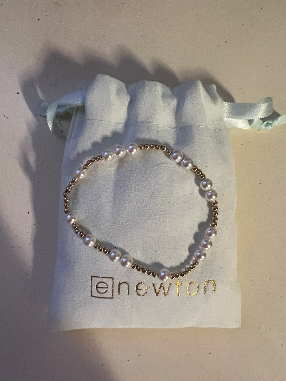 eNewton Pearl & Gold Bead Stretch Bracelet - White Pearls - Picture 1 of 1
